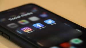 devenir community manager en 2025
